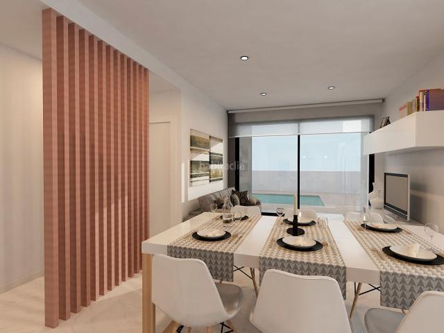 Chalet en venta en Nucia la, Coloma. Villa de 4 dormitorios y 3 baños con piscina y jardín en La Nucía. Chalets Nucia.