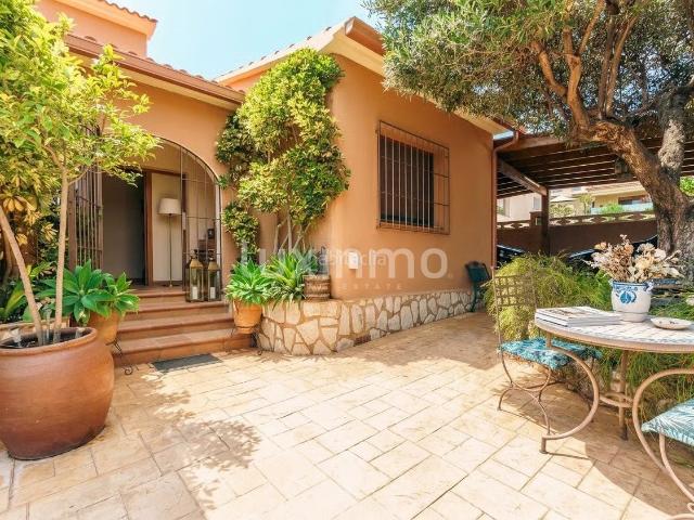Chalet en venta en Nucia la, Coloma. Villa unifamiliar de estilo mediterráneo en La Nucia. Chalets Nucia.