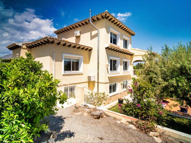 Chalet en venta en Nucia la, El Tossal Bello Horizonte. Villa de lujo independiente con apartamento de invitados y piscina en Bello Horizonte La Nucia. Chalets Nucia.