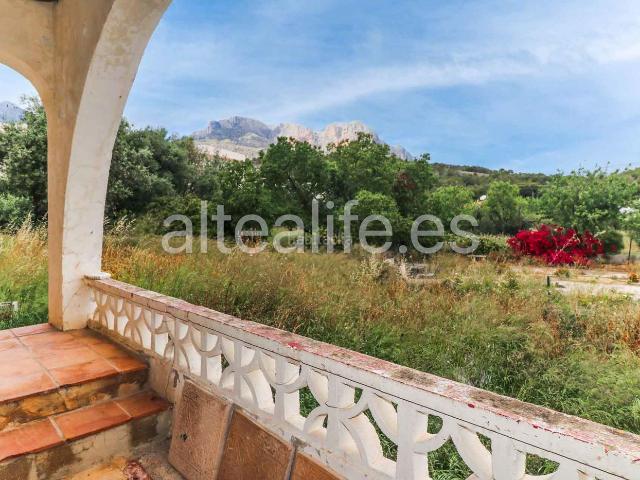 Chalet en venta en Nucia la, Montebello Nou Espai. Villa con Gran Parcela en Venta en La Nucía Cerca de Altea y Benidorm. Chalets Nucia.