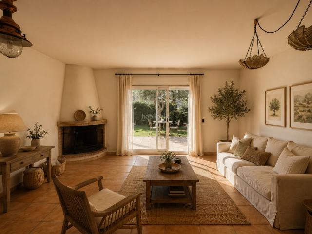 Chalet en venta en S´Agaró Costa Brava. Encantadora casa con jardín y garaje privado. Chalets.