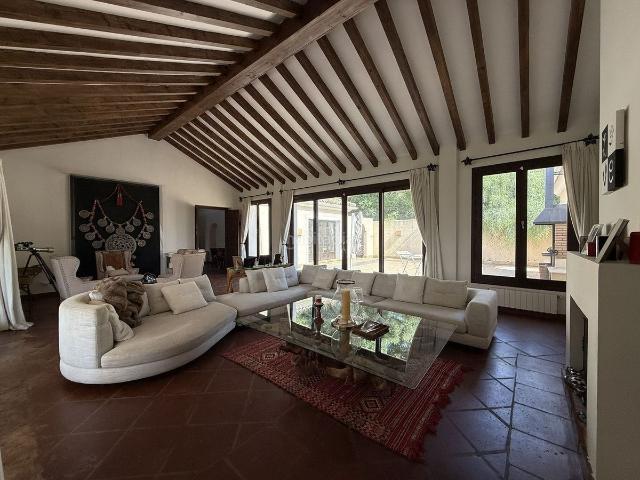 Chalet en venta en Sotogrande, Sotogrande Alto. Luxury Villa with Golf Views in Sotogrande Alto, Cádiz. Chalets.