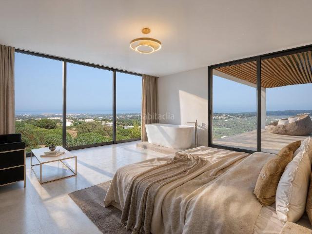 Chalet en venta en Sotogrande, Sotogrande Alto. Villa en venta en Sotogrande Reserva, 4 dormitorios. Chalets.