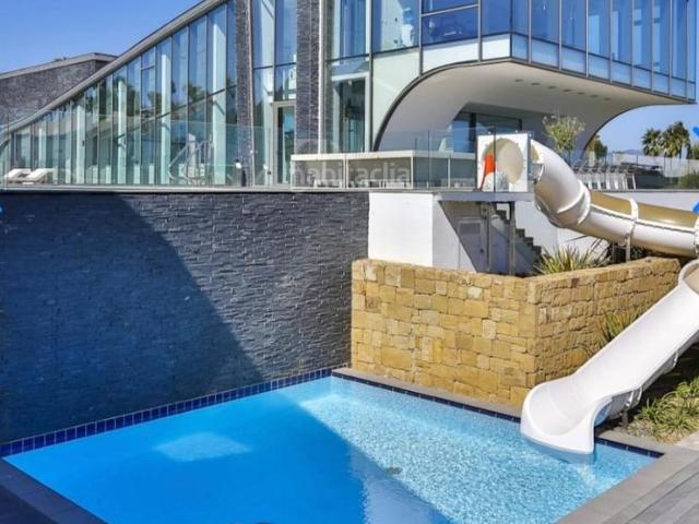 Chalet en venta en Sotogrande, Sotogrande Costa. Villa Aislada de 18 dormitorios en Sotogrande. Chalets.