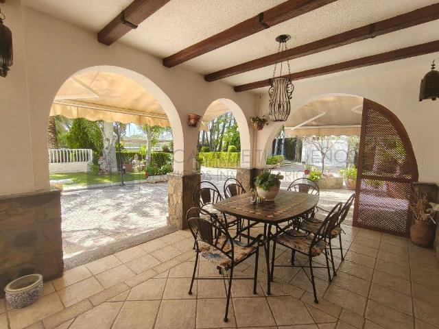 Chalet en venta en Sax. ESPECTACULAR CHALET EN SAX. Chalets.