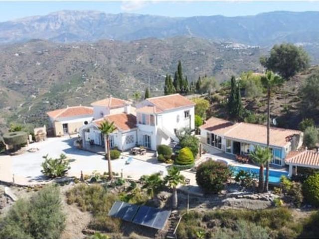 Chalet en venta en Sayalonga, Málaga Costa del Sol