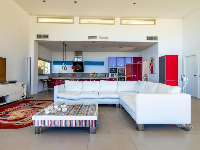 Chalet en venta en Sayalonga. Exclusiva Villa de Lujo en Sayalonga con Espectaculares Vistas al Mar. Chalets.