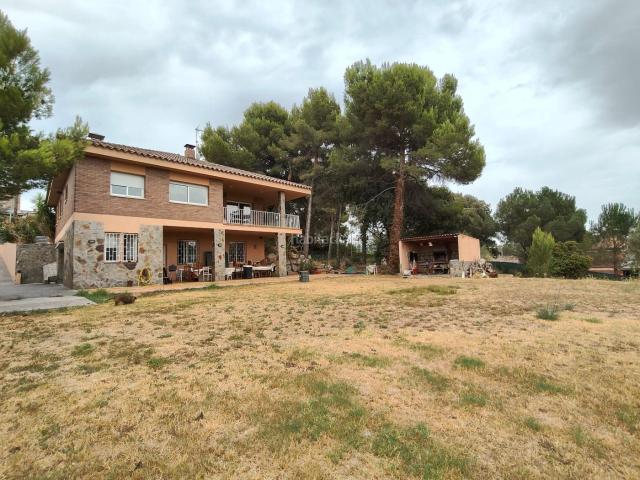 Chalet en venta en Sabadell, Castellarnau. ESPECTACULAR VIVIENDA EN ZONA PRIVILEGIADA. Chalets.