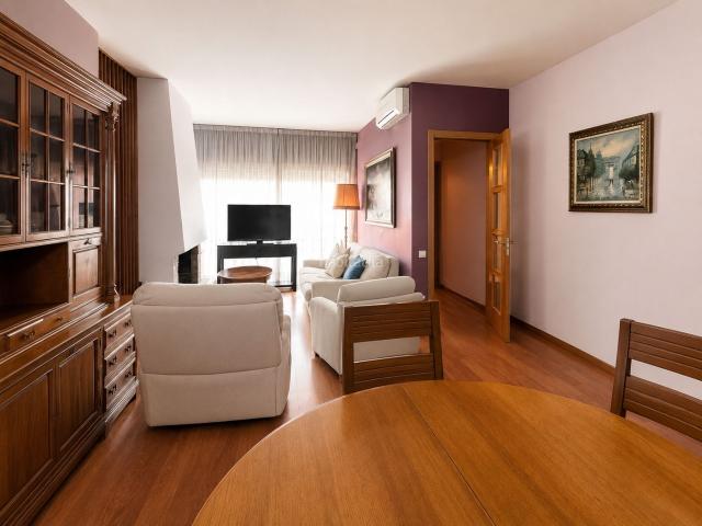 Chalet en venta en Sabadell, Creu Alta. Junto Pl. Marcet y muy cerca de Hospital Taulí. Chalets.