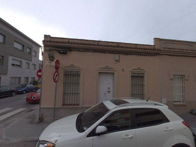 Chalet en venta en Sabadell, de 143 m² 3 habitaciones por 198.000