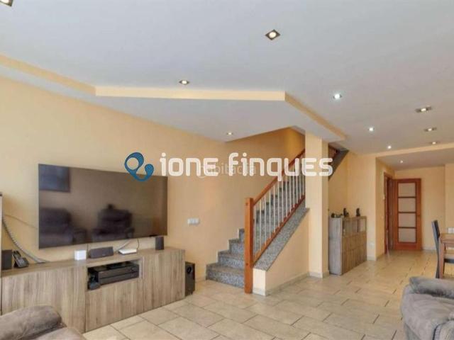 Chalet en venta en Sabadell, Poble Nou. Ione Finques Ofrece. Chalets.