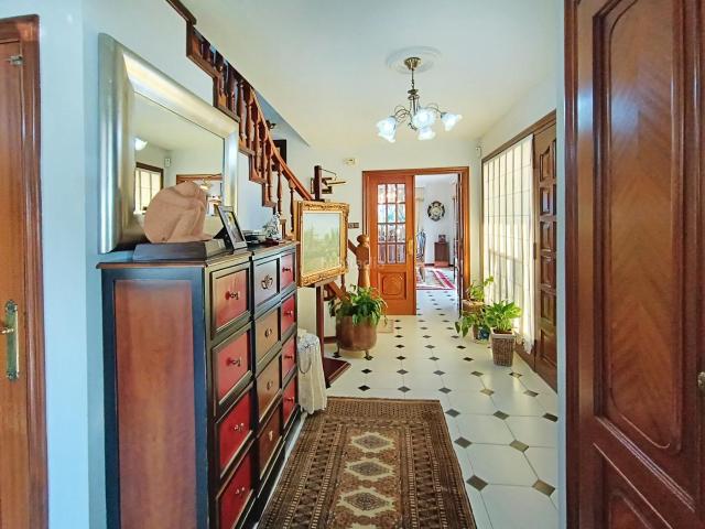 Chalet en venta en Sada. * UNA CASA DE ESTILO CLÁSICO CON PISCINA NUNCA PASA DE MODA *. Chalets.