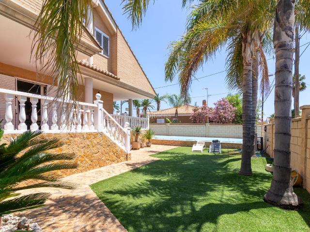 Chalet en venta en Sagunt, Corinto Almardà. FANTÁSTICO CHALET INDEPENDIENTE A 50 METROS DE LA PLAYA DE ALMARDA Magnífico chalet independiente construido sobre una agradable p. Chalets.