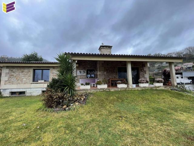 Chalet en venta en Salceda de Caselas. Amplia vivienda en una única planta de 4 dormitorios con Piscina. Chalets Salceda de.