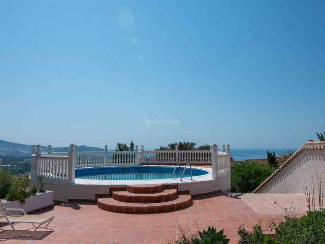 Chalet en venta en Salobreña, Centro. Chalets.