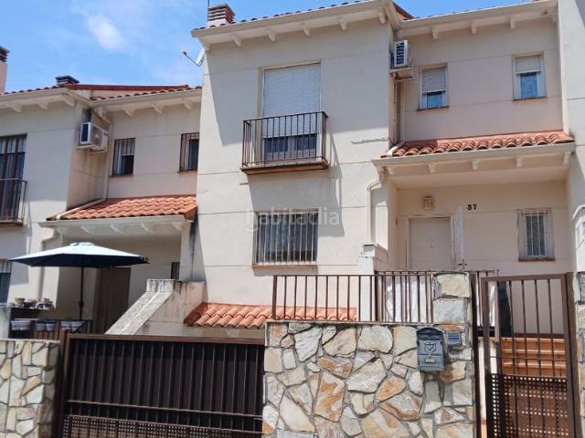Chalet en venta en San Martín de Valdeiglesias. CHALET ADOSADO EN PLENO CENTRO DE SAN MARTIN DE VALDEIGLESIAS. Chalets San Martín de.