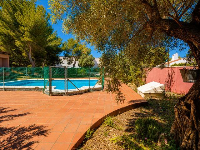 Chalet en venta en San Miguel de Salinas. Descubre esta exclusiva villa mediterraacutenea ubicada en la prestigiosa zona de Ciudad de las Comunicaciones, en San Miguel de S. Chalets San Miguel de.