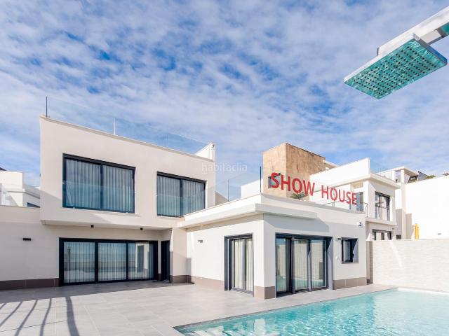 Chalet en venta en San Miguel de Salinas. Esta vivienda es un lujo. Chalets San Miguel de.