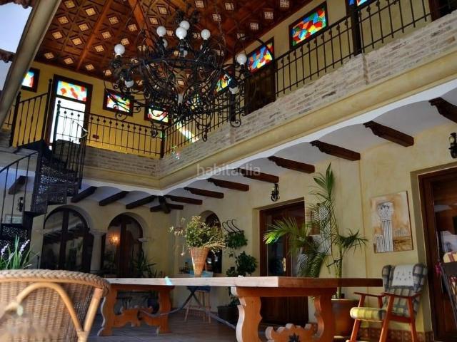 Chalet en venta en San Miguel de Salinas. Gran vivienda con local comercial en venta en San Miguel de Salinas. Chalets San Miguel de.