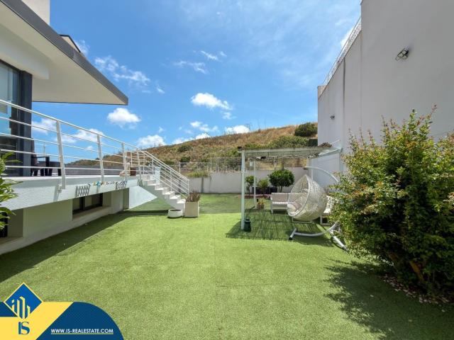 Chalet en venta en San Miguel de Salinas. Villa con piscina privada, en la provincia de Alicante, en la localidad de San Miguel de Salinas. 5 habitaciones 200 m² A 6,5. Chalets San Miguel de.