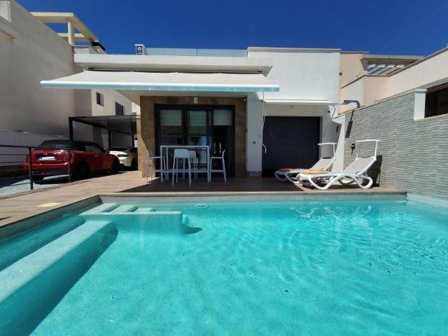 Chalet en venta en San Miguel de Salinas