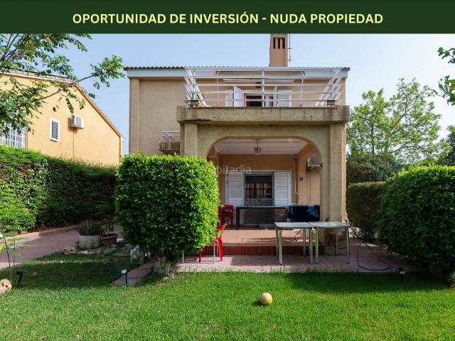 Chalet en venta en San Antonio de Benagéber. NUDA PROPIEDAD en venta en Calle Guatla. Chalets San Antonio de.