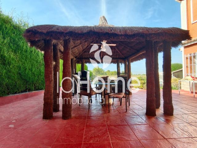 Chalet en venta en San Antonio de Benagéber. ESPACIOS QUE INVITAN A QUEDARSE. Chalets San Antonio de.
