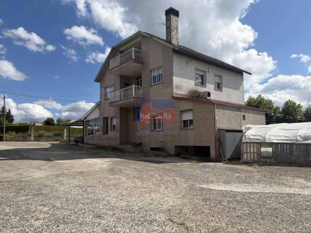 Chalet en venta en San Cibrao das Viñas. Chalets San Cibrao das.