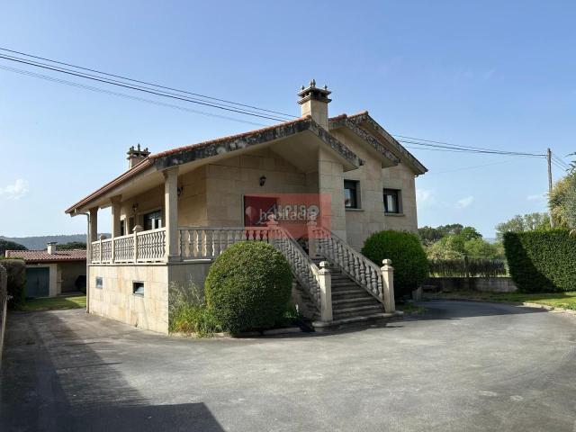 Chalet en venta en San Cibrao das Viñas. Chalets San Cibrao das.