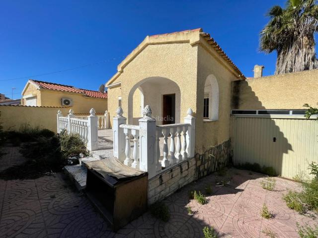 Chalet en venta en San Fulgencio. VIVIENDA INDEPENDIENTE. Chalets San.