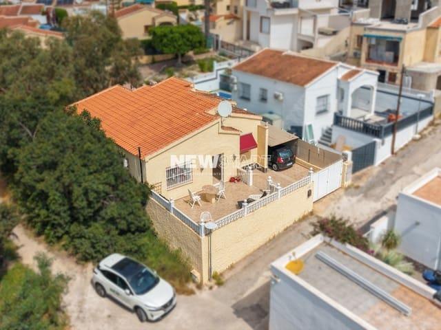 Chalet en venta en La Marina, Alicante Costa Blanca