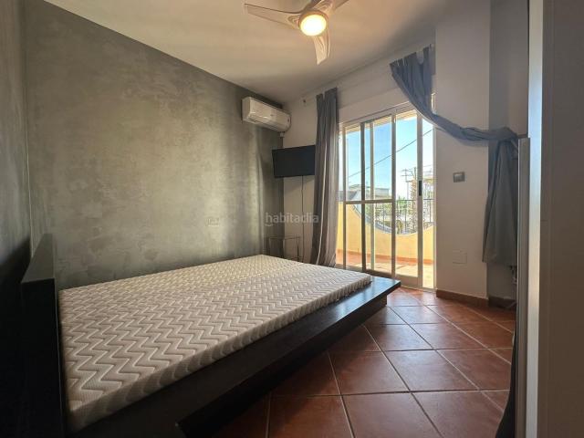 Chalet en venta en San Fulgencio. Encantadora vivienda Quad con orientaciÃn sur, piscina comunitaria y solÃrium en El Oasis â San FulgencioSMART Properties presenta. Chalets San.