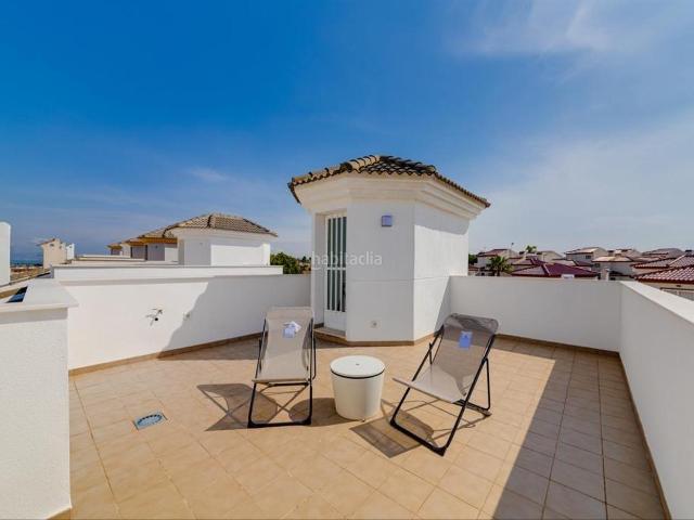 Chalet en venta en San Fulgencio. LLAVE EN MANO! Fantásticas villas independientes en Urbanización La Marina, San Fulgencio, Alicante. Chalets San.