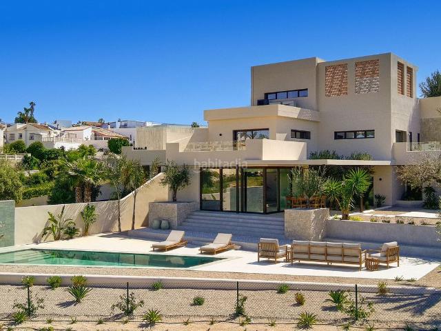 Chalet en venta en San Fulgencio. Precioso chalet llave en mano, a la venta en Urbanización La Marina, Alicante. Chalets San.