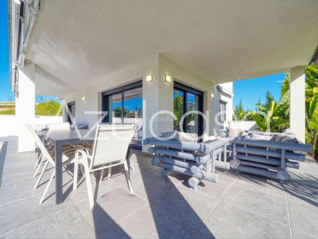 Chalet en venta en San Juan de Alicante, La Font Mezquitas. Exclusivo Chalet en venta de 5 dormitorios con 5 baños en La Font, San Juan de Alicante. Chalets San Juan de.