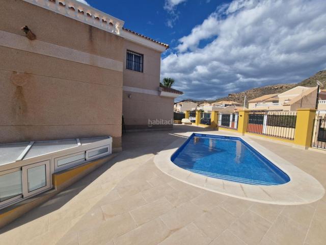 Chalet en venta en San Juan de los Terreros. Chalet Luminoso con Patio Interior en San Juan de los Terreros. Chalets San Juan de los.