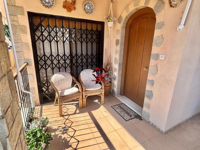 Chalet en venta en San Javier, Santiago de La Ribera. Chalet independiente de una planta con gran garaje, parcela privada y excelente ubicación. Chalets San.