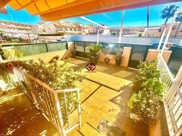 Chalet en venta en San Javier, Santiago de La Ribera. Se vende chalet pareado en esquina con piscina comunitaria y garaje. Chalets San.