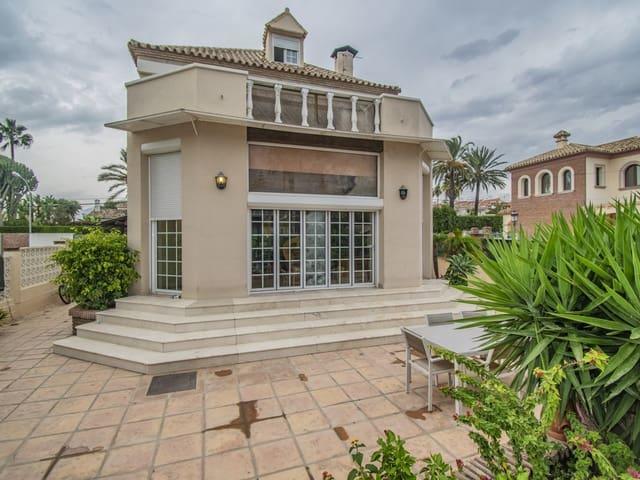 Chalet en venta en San Pedro de Alcantara, Málaga Costa del Sol