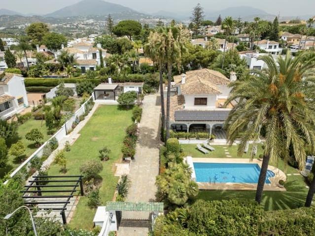 Chalet en venta en San Pedro de Alcantara, Málaga Costa del Sol