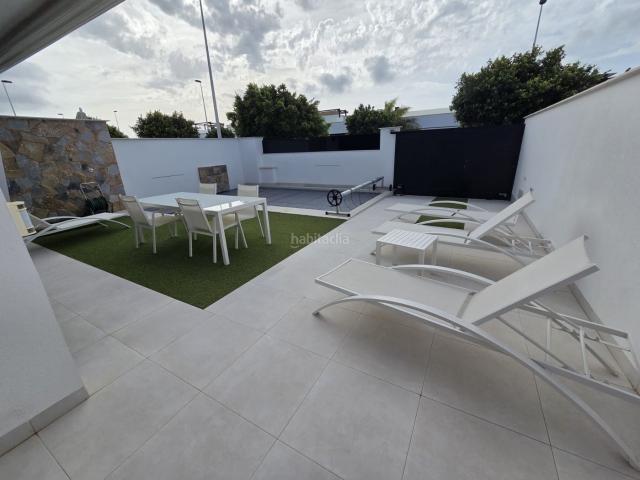 Chalet en venta en San Pedro del Pinatar, Lo Pagán. iexclEN VENTA, CHALET ADOSADO DE OBRA NUEVA EN SAN PEDRO DEL PINATAR!Te presentamos este exclusivo chalet adosado de obra nueva en. Chalets San.