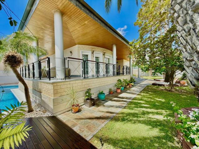 Chalet en venta en San Pedro del Pinatar, San Pedro del Pinatar. Has visto el vídeo? Qué te parece el sótano? Lo mejor es lo de arriba nbspEn pleno centro de San Pedro del Pinatar.Un chalet impre.