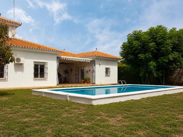 Chalet en venta en Sanlúcar la Mayor. Chalet Independiente en Urbanización Sajardines, Sanlúcar la Mayor. Chalets Sanlúcar la.