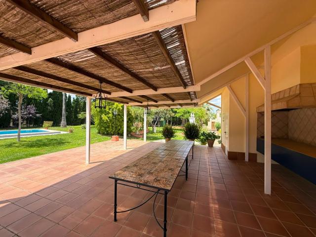 Chalet en venta en Sanlúcar la Mayor. Chalets Sanlúcar la.