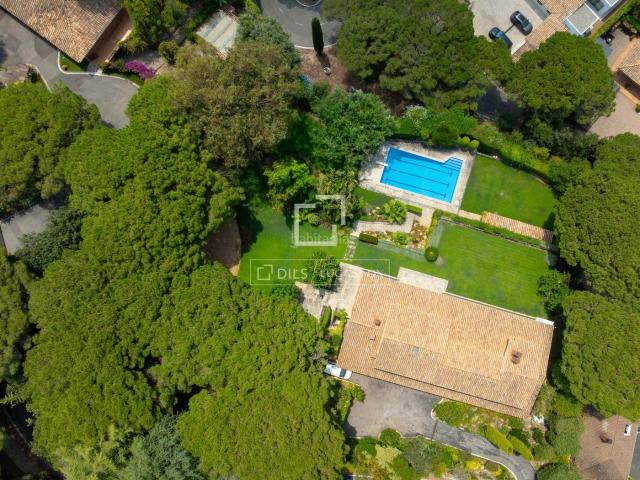 Chalet en venta en Sant Vicenç de Montalt, Supermaresme. Casa villa de 7 dormitorios en venta en Sant Vicenç de Montalt, Barcelona. Chalets Sant Vicenç de.