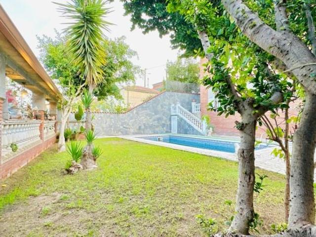 Chalet en venta en Sant Vicenç dels Horts, La guadia
