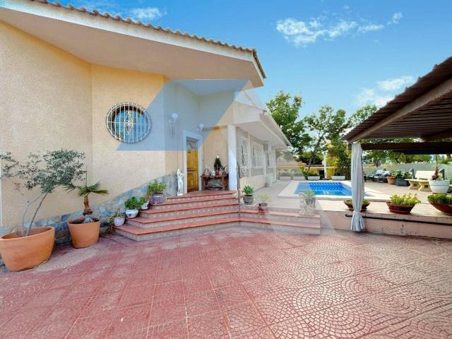 Chalet en venta en Sant Vicent del Raspeig, Haygon Universidad. Magnífico Chalet en Parcela Urbana en Haygón. Chalets Sant Vicent del.