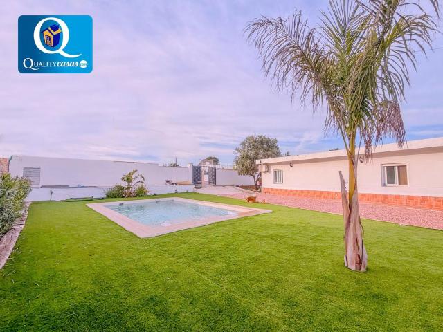 Chalet en venta en Sant Vicent del Raspeig, Los Girasoles. Villa en venta en Girasoles, 5 dormitorios. Chalets Sant Vicent del.