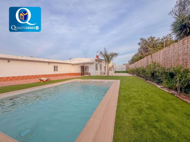 Chalet en venta en Sant Vicent del Raspeig, Los Girasoles. Chalet en venta en Girasoles, 5 dormitorios. Chalets Sant Vicent del.