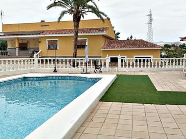 Chalet en venta en Sant Vicent del Raspeig, Los Girasoles. Chalets Sant Vicent del.